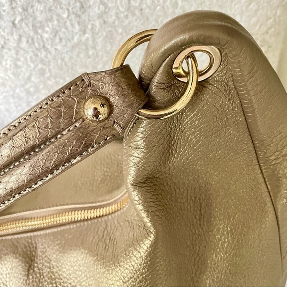 JIMMY CHOO Metallic Hobo Bag βοΈRARE COLORβοΈSALE β OFFERS WELCOMED β - Picture 15 of 16